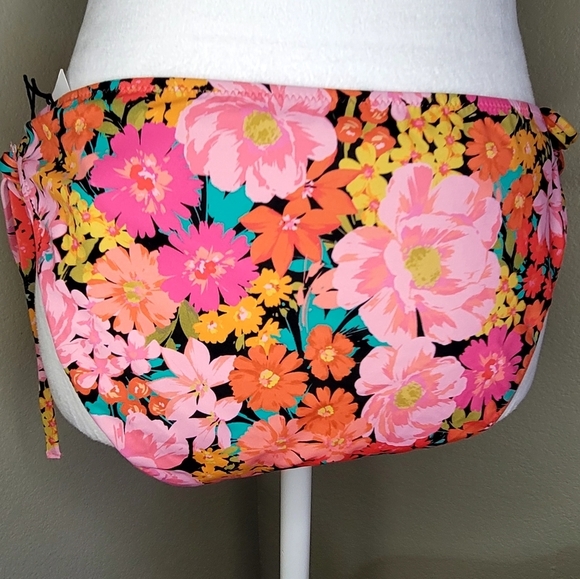 Shade & Shore Cheeky Bikini Bottom, Size XL (16-18) - Picture 4 of 9